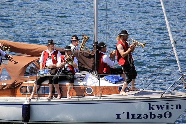 卡佩罗：莱奥在赛后应该去拥抱队友们，他必须改变自己的态度.